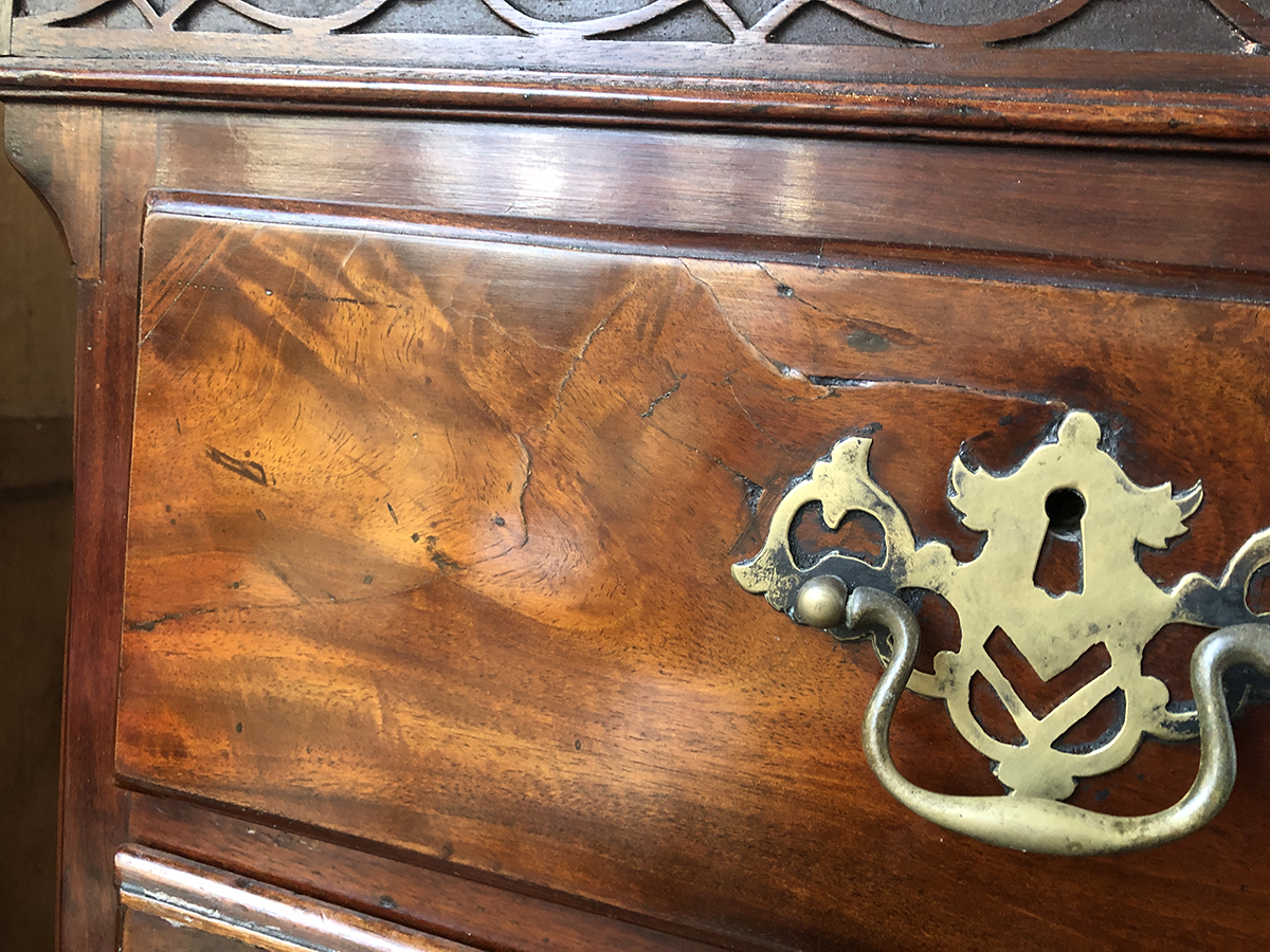 A George III chest on chest, dentil cornice over two short and three long drawers flanked by - Image 6 of 10