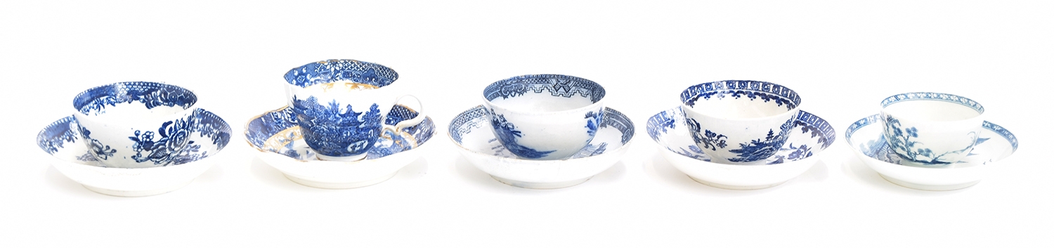 Four 18th century teabowls and saucers, to include one by Worcester in the 'Cannonball' pattern, - Image 2 of 2