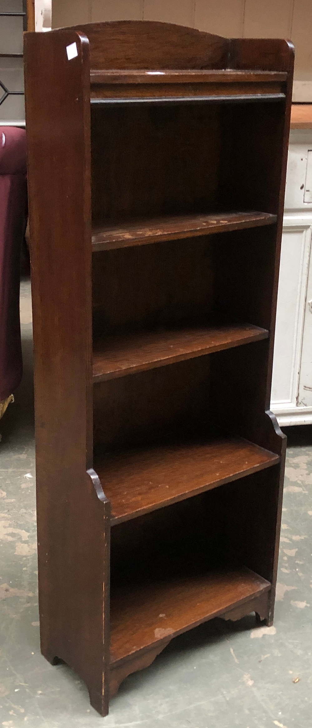 A small oak bookcase, 41cmW 107cmH