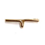 A 15ct gold bar brooch, 3.7cmL, 3.5g