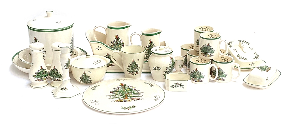 A very large Spode 'Christmas Tree' dinner service, approx. 90 pieces, comprising dinner plates, - Image 2 of 8