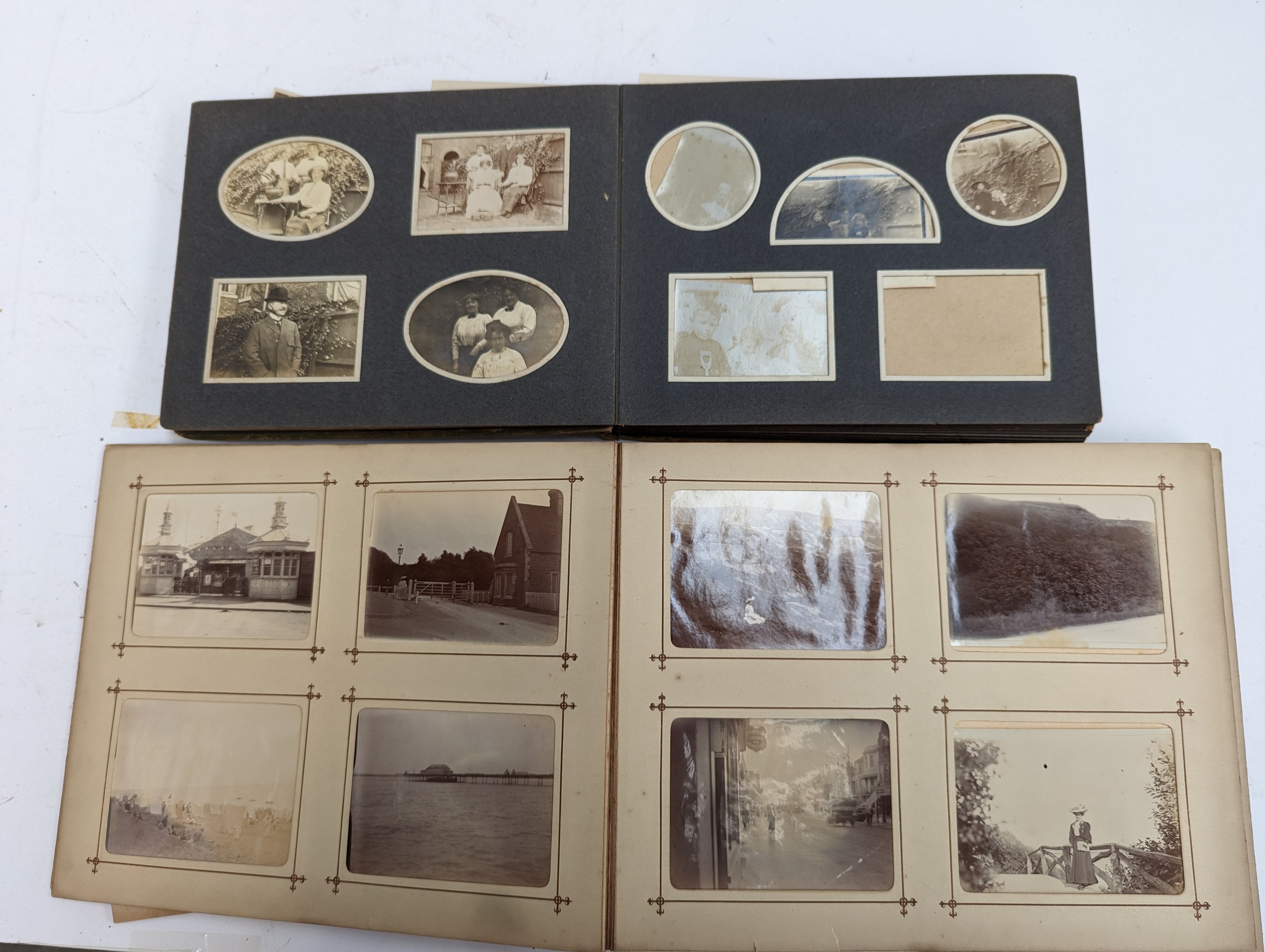 A quantity of late 19th/early 20th century photographs, to include coastal holiday scenes and family - Image 2 of 4