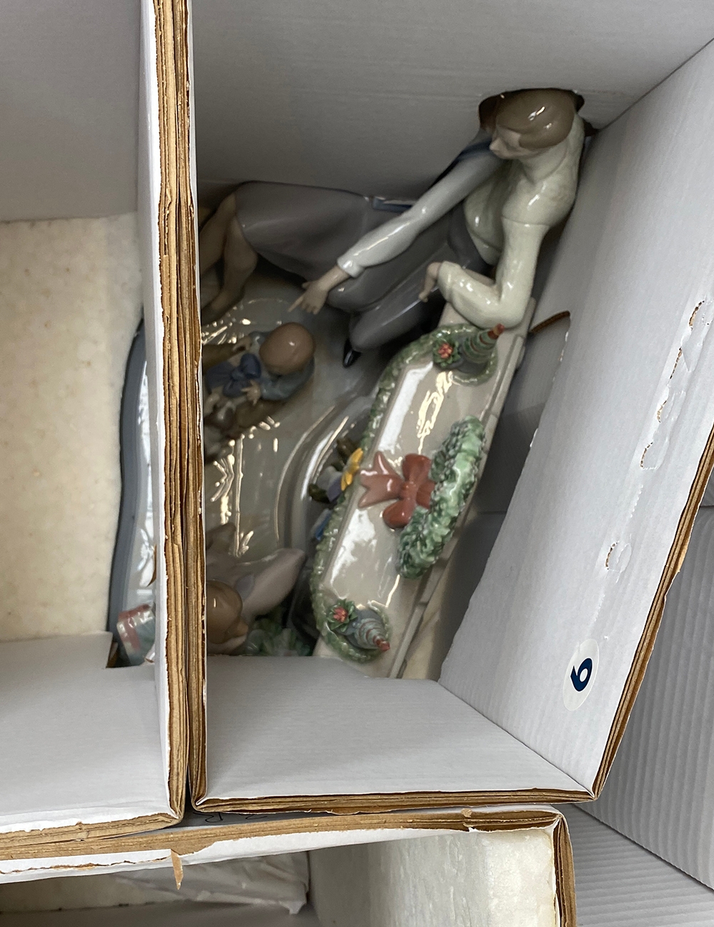 A Lladro figure group, 'Family Christmas', numbered 372/750, sculpted by Francisco Polope, decorated - Image 5 of 5