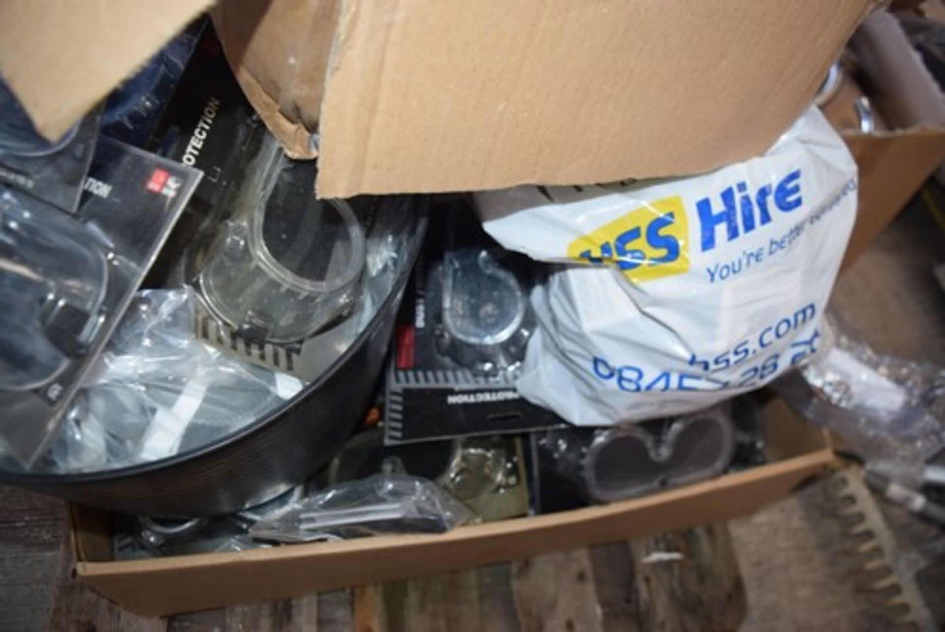 1 x pallet of assorted PPE wear, including ear defenders, goggles, etc. - second-hand (shed)(AD) - Image 6 of 6