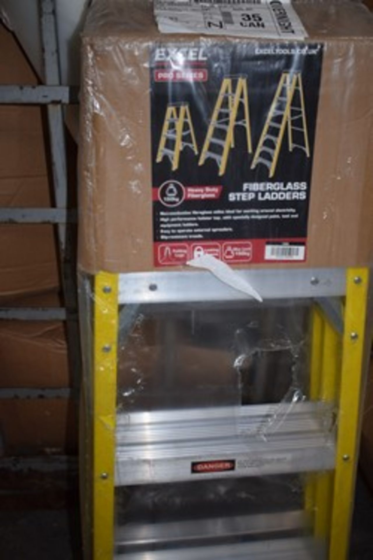 1 x Series yellow fibre glass step ladder - New in pack (GS4 end)