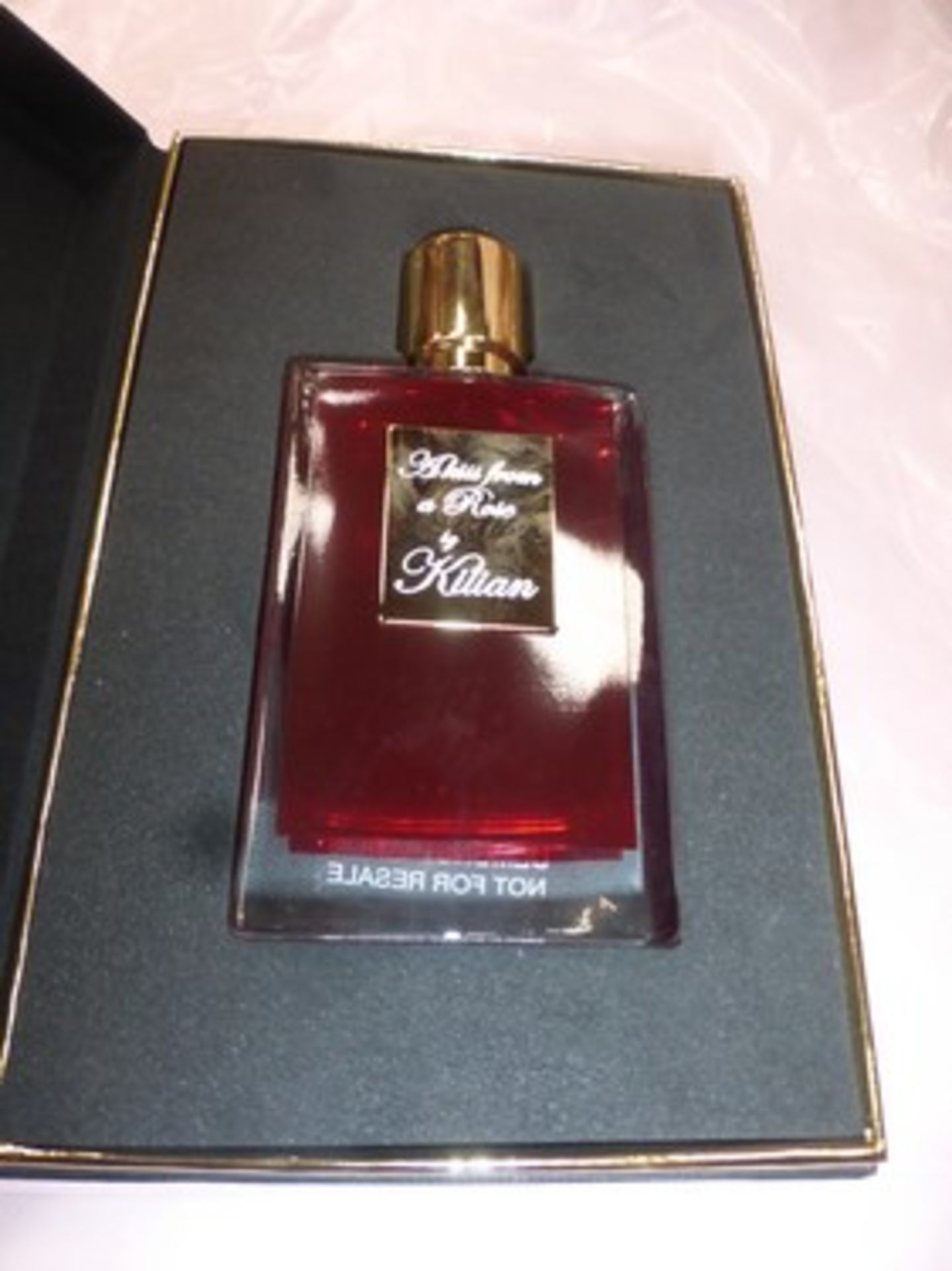 1 x unused 50ml tester bottle of Kilian 'A Kiss from a Rose' EDP - new in box (C14D) - Image 2 of 3