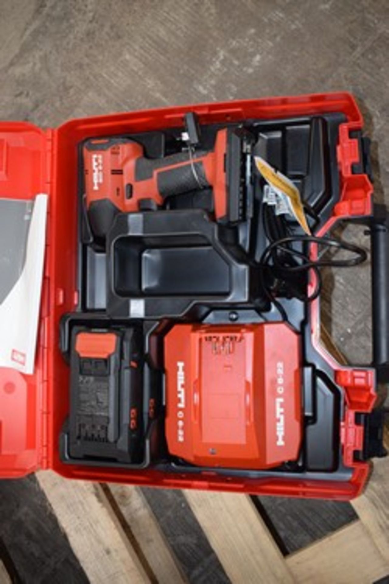 1 x Hilti impact 1/2 cordless nut runner, Model SID 6-22 with 22 battery, charger (case damaged),