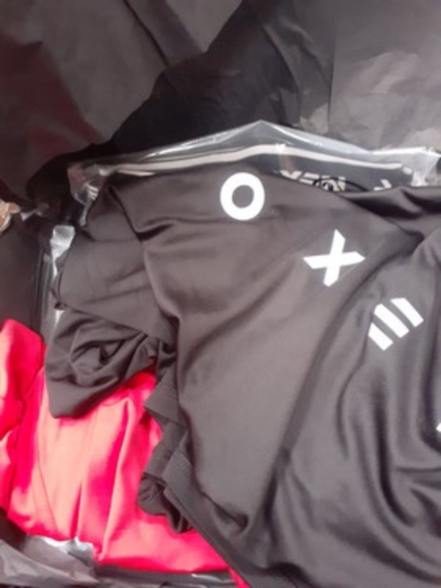 7 x items of Oxen sports clothing, comprising of 2 x Tee Senior, size XXXL, 2 x pairs of Oxen OWB 5" - Image 2 of 2