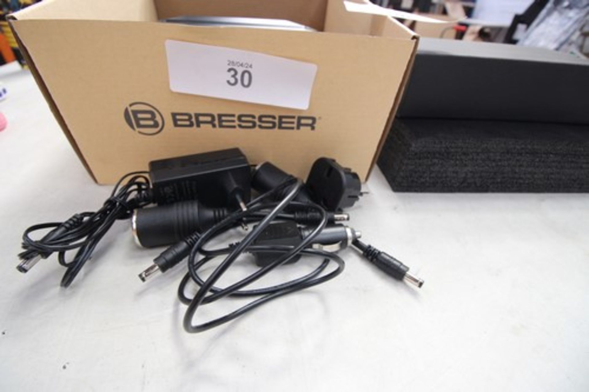 1 x refurbished Bresser 100 watt portable power supply, powers on ok, not fully tested - second-hand - Image 2 of 3