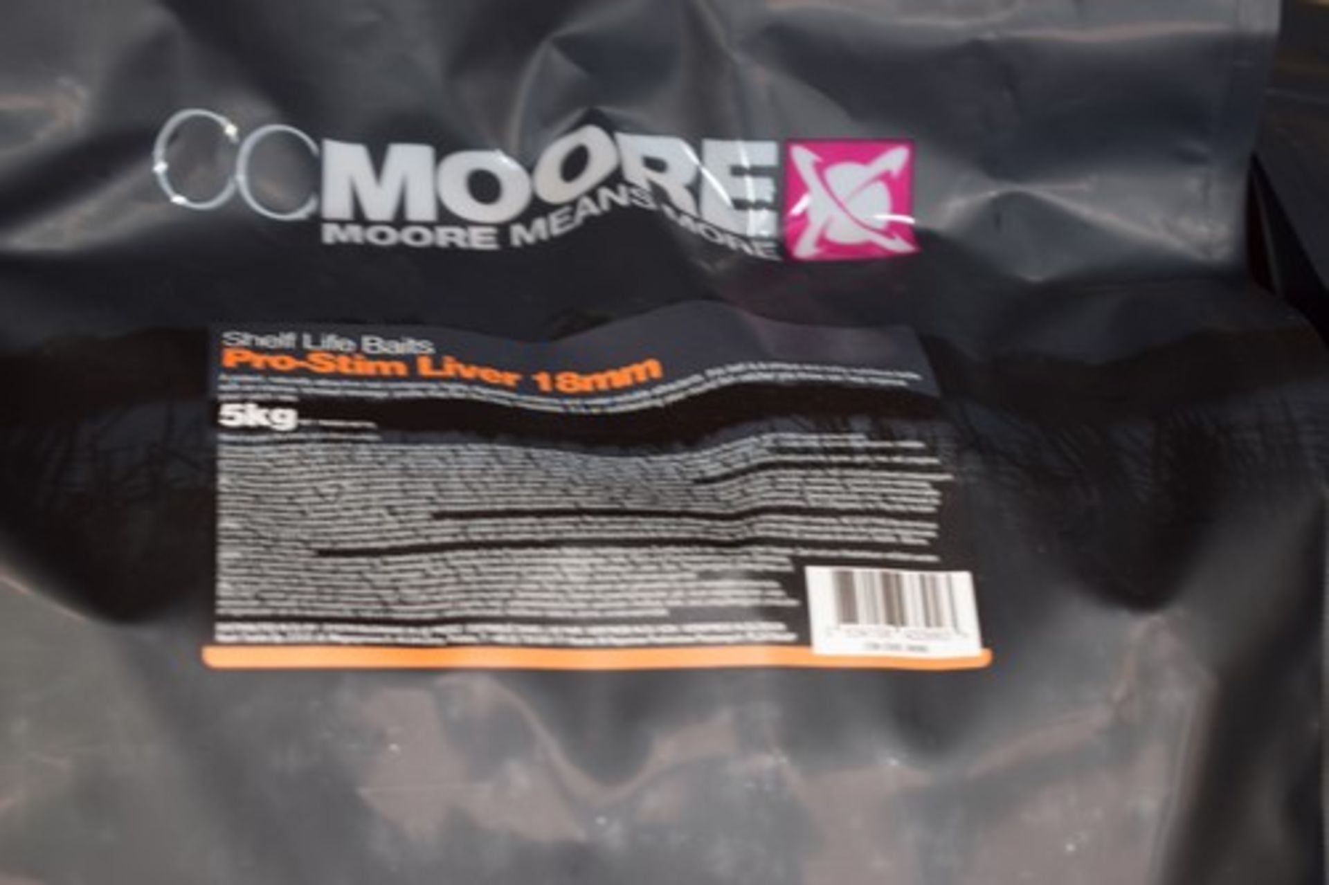 2 x 5kg bags of CC Moore pro-stim liver 18mm fish food, 1 x tub of 50 x CC Moore pro-stim liver 15mm - Image 3 of 3