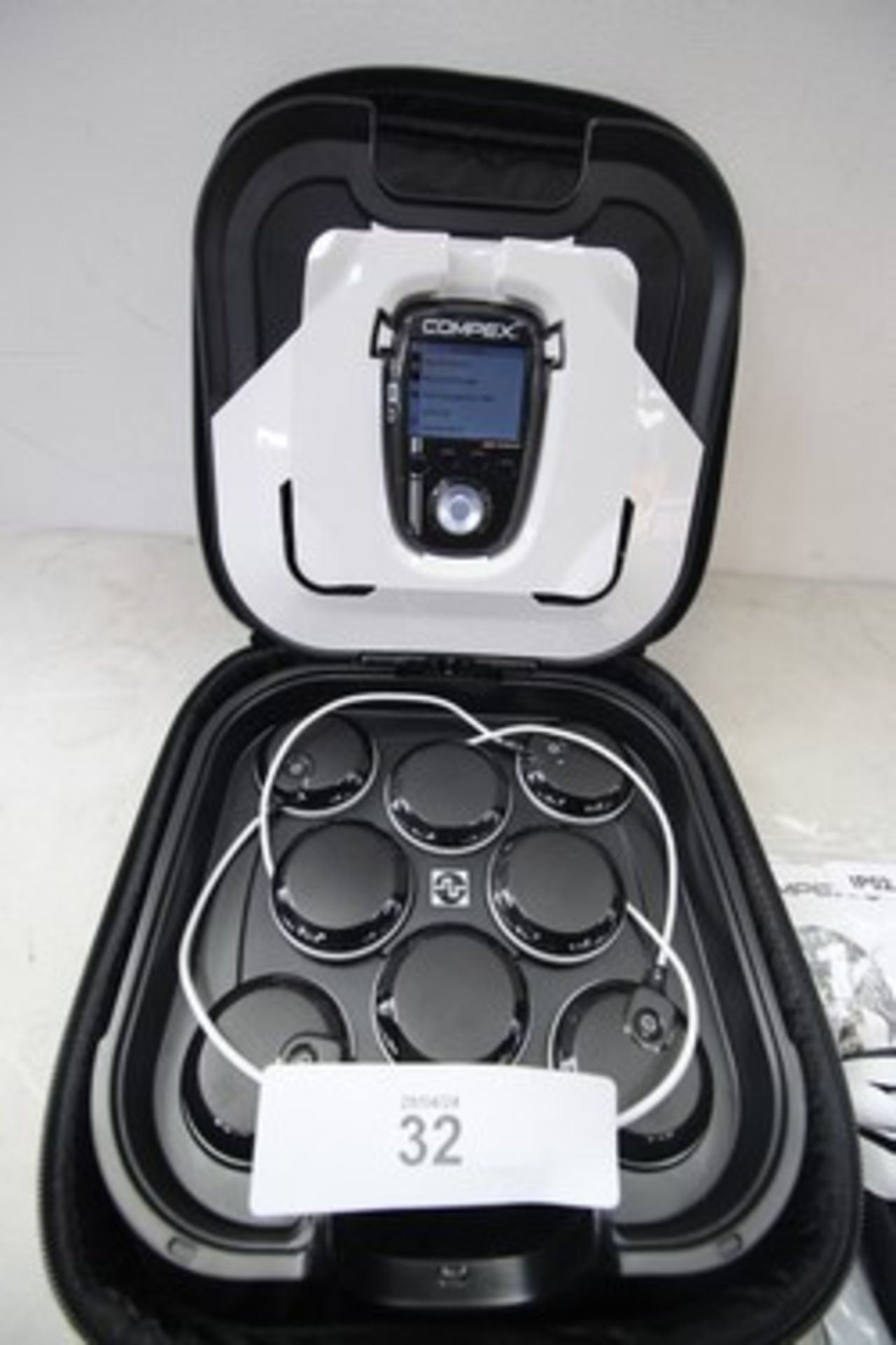 1 x Compex SP 8.0 wireless muscle stimulator, powers on ok, not tested, in carry case - spares ( - Image 2 of 4