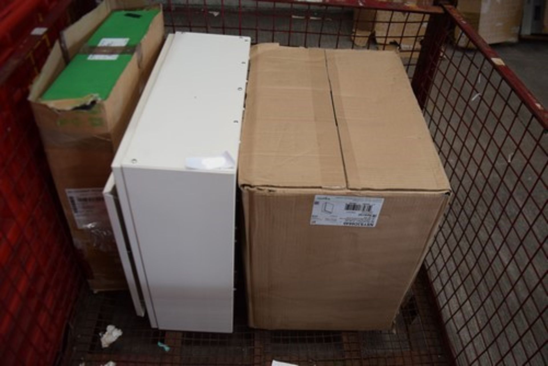 3 x Schneider Electric steel enclosures, including 1 x 12way, 250amp distribution board, item No: - Image 9 of 9