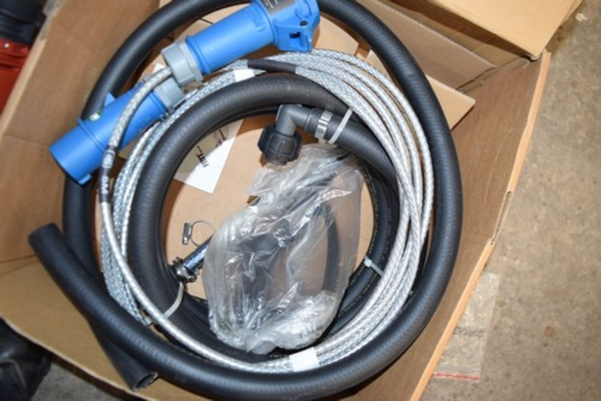 1 x Fluid Management Tech electric pump 23731 932, 240v, 52L P.H, pipe work and nozzle - new (GS1) - Image 3 of 3
