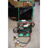 1 x SWP gas welding kit, comprising 1 x single stage regulator, 1 x Oxygen regulator, 1 x Murex