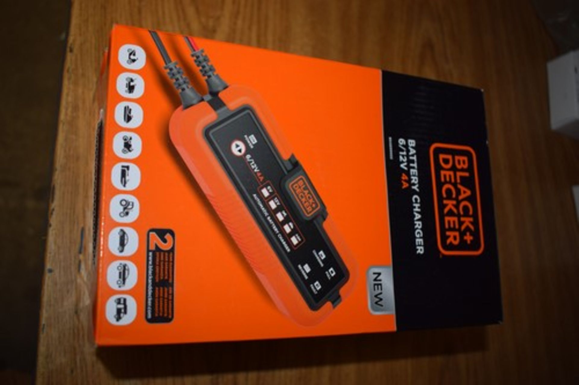 2 x Black & Decker 6/12v 5A battery chargers, EAN: 5425038531299 - new in box (ES16)