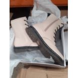14 x pairs of unbranded Doctor Marten style boots in cream, sizes 3, 4, 5, 6 & 7 and 8 - new in