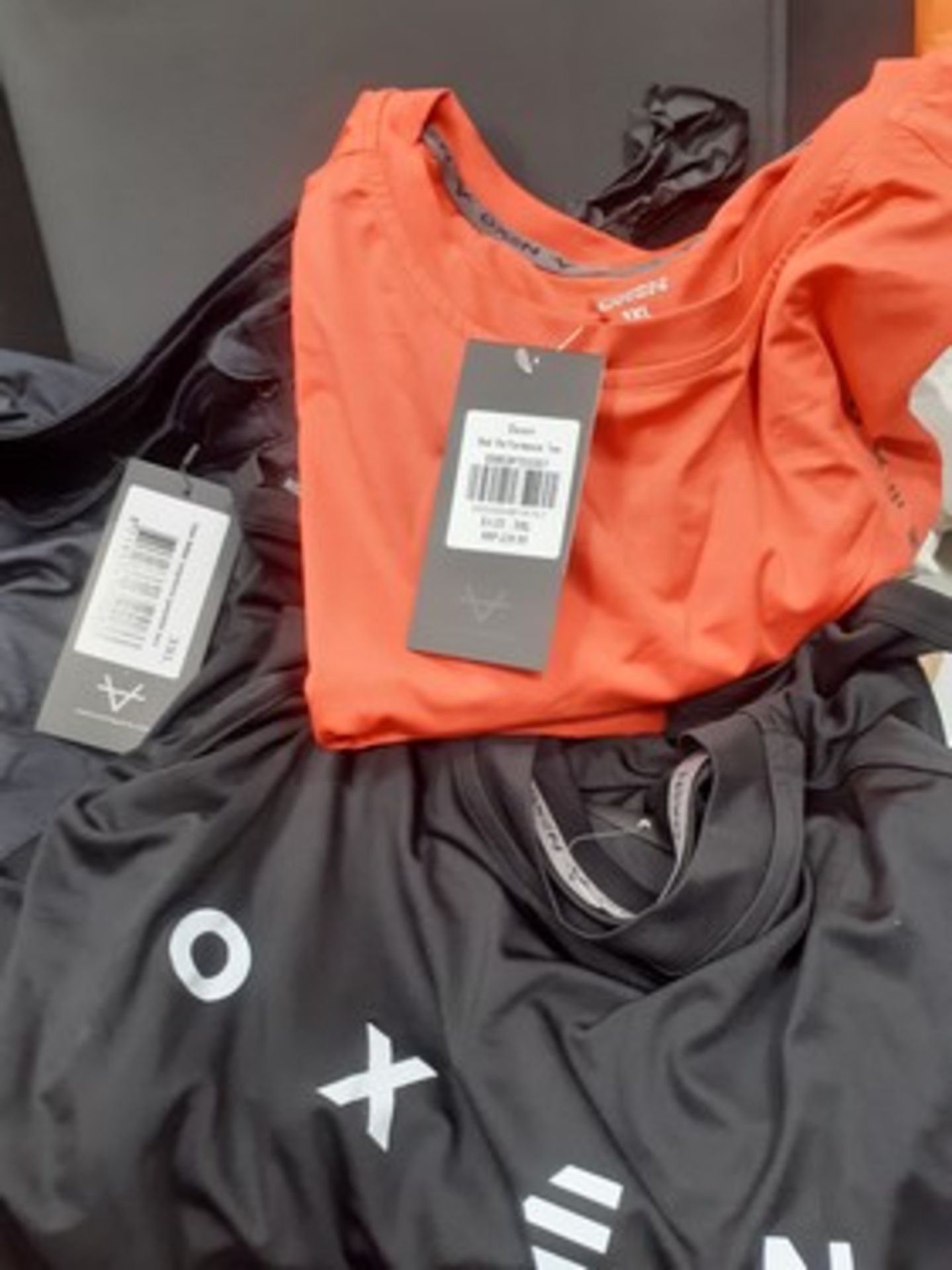 7 x items of Oxen sports clothing, comprising of 2 x Tee Senior, size XXXL, 2 x pairs of Oxen OWB 5"