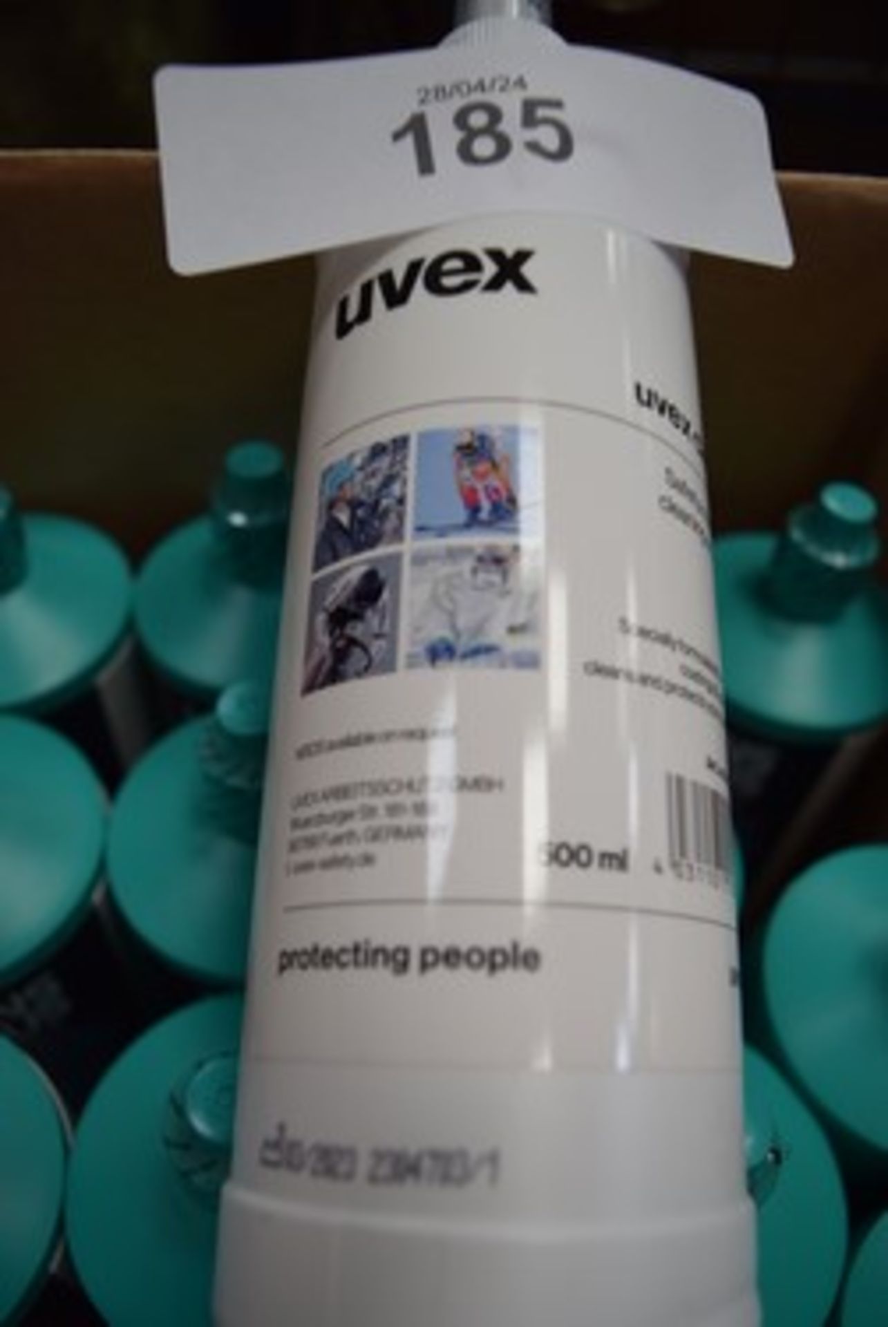 A selection of glass solution products, including 9 x 500ml bottles of Uvex clear safety eyewear cl - Image 2 of 3