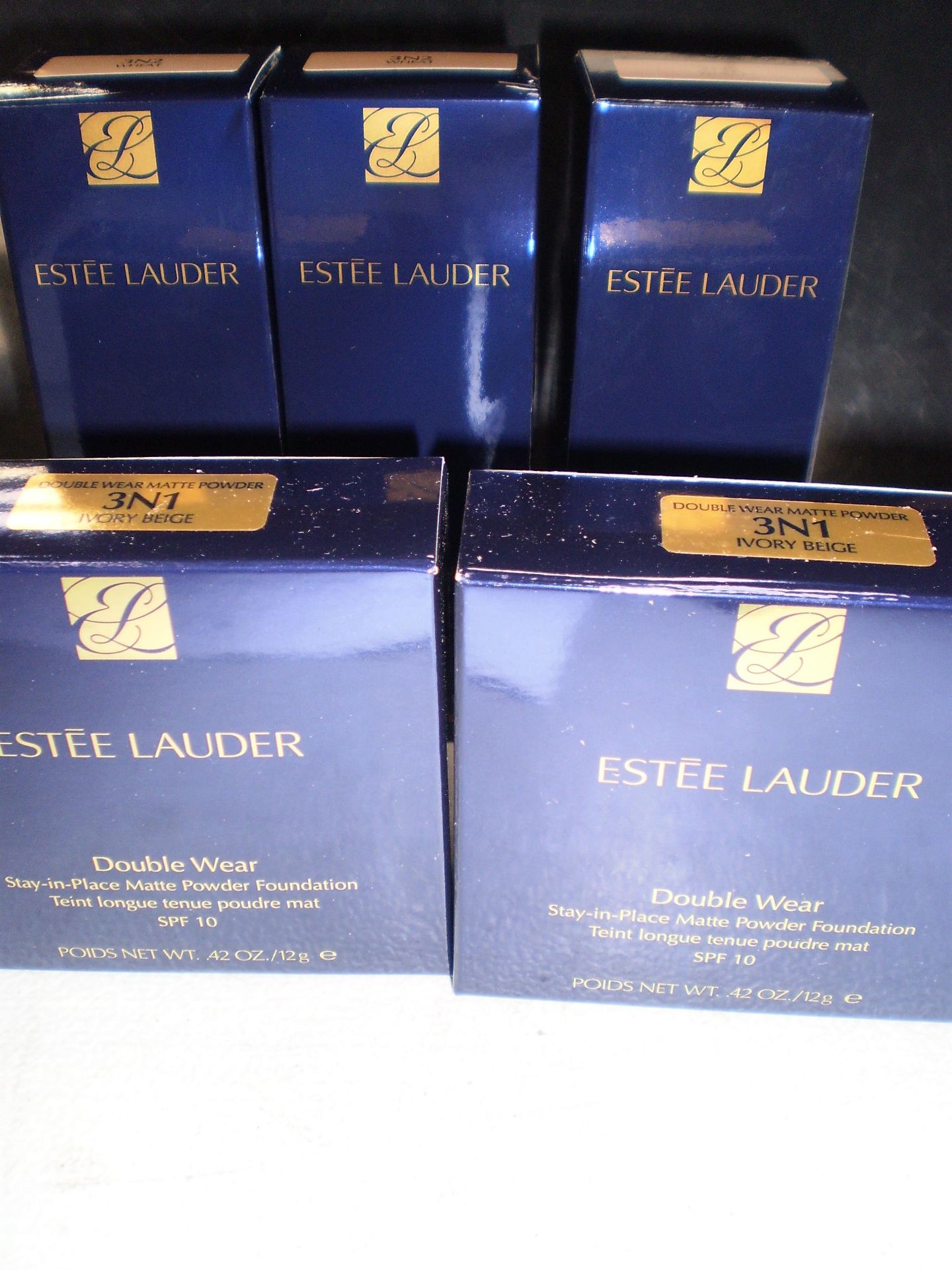 5 x items of Estee Lauder, comprising 3 x 30ml skin tint serum, shade 3N2 wheat and 2 x 12g double - Image 2 of 2