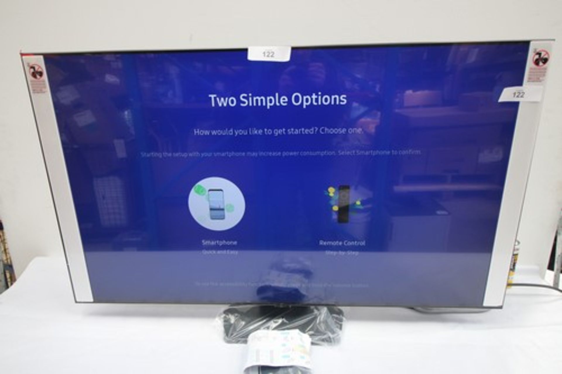 1 x Samsung 55" QLED Q80C smart TV, model: QE55Q80CAT, tatty box on one end - new in tatty box (ES9)