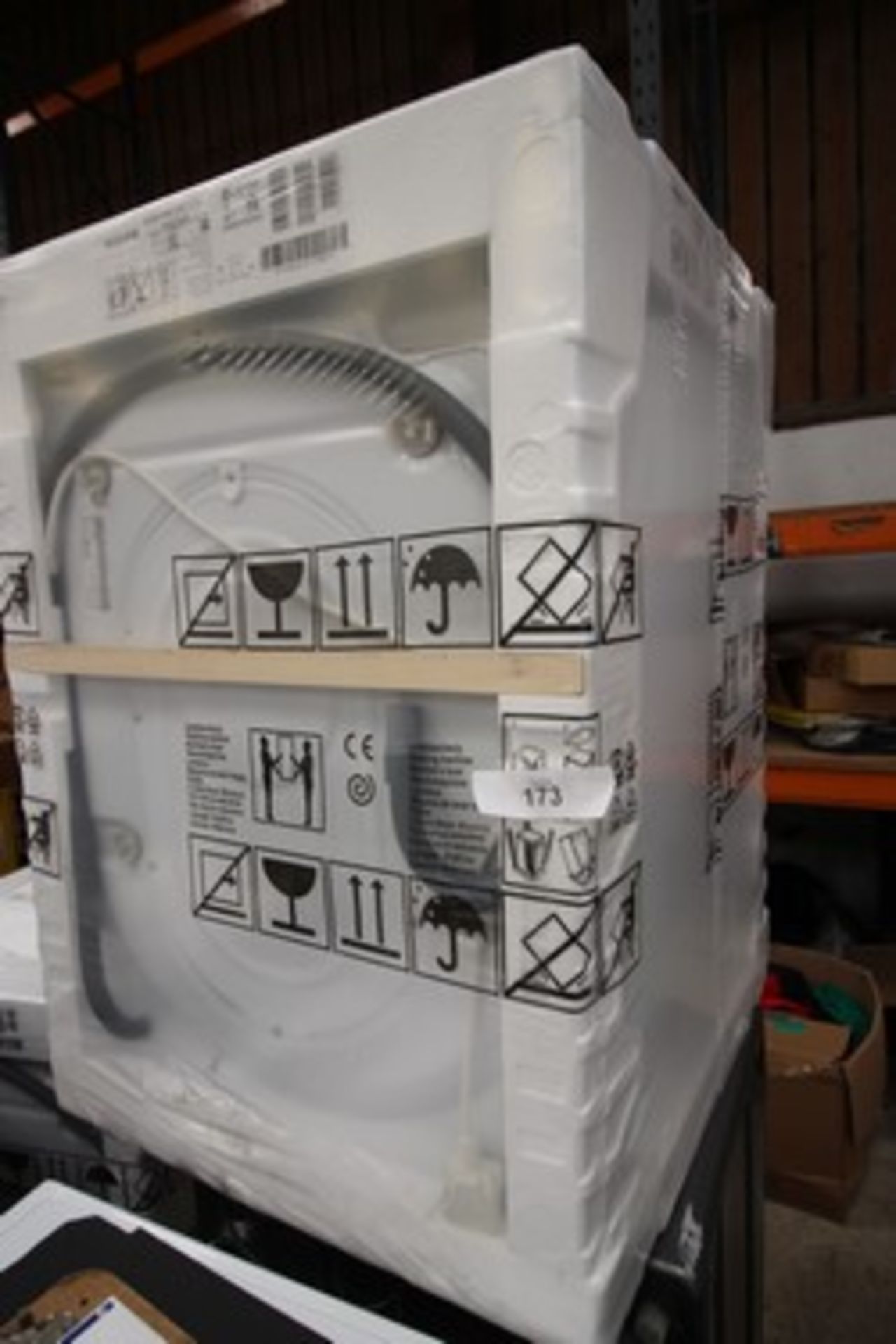 1 x Hotpoint 8kg washing machine, Model NSWE845CWSUKN, 4cm scratch/dent on right side panel - New in - Image 2 of 4