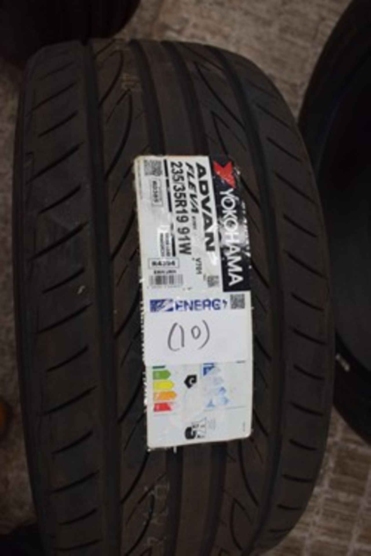 1 x Yokohama Advan Fleva V701 tyre, size 235/35R19 91W XL - new with label (C1)(10)