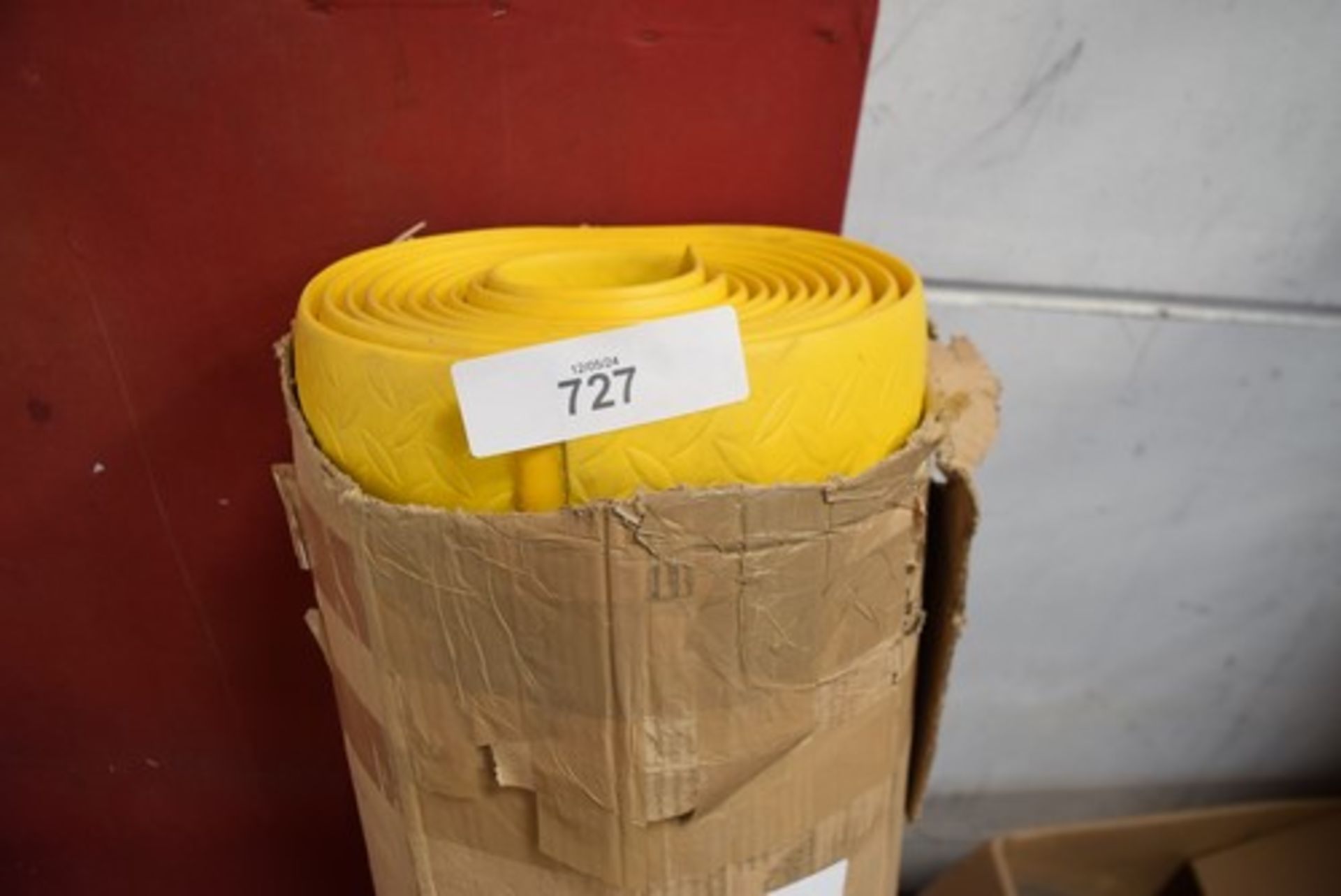 1 x roll of yellow edged foam runner, 1.21m wide, length unknown - New (GS1) - Image 2 of 2