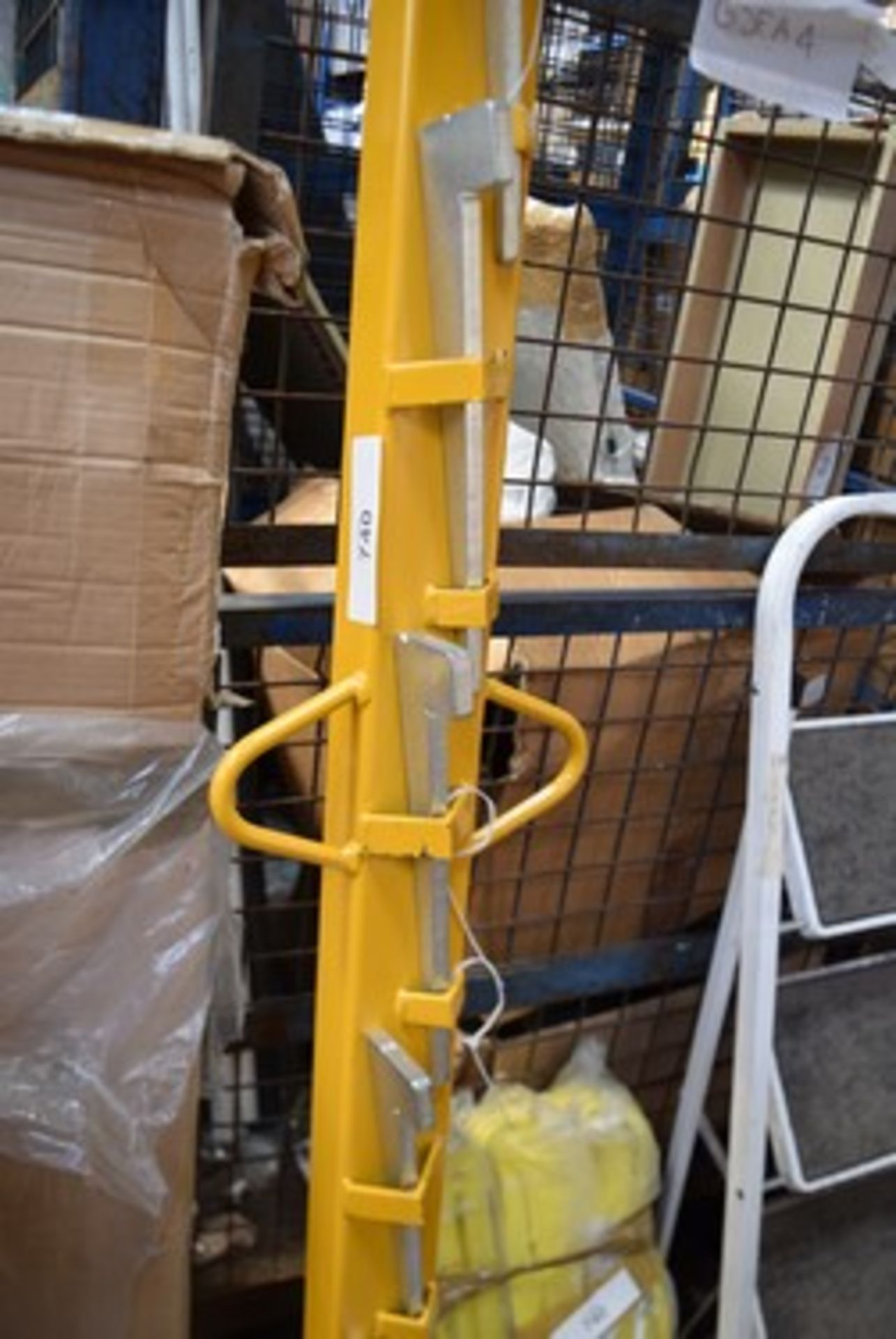 1 x lifting bar with wedge system, note no load capacity signage and 3 x yellow slings, 5m x 3 tonne - Image 3 of 4
