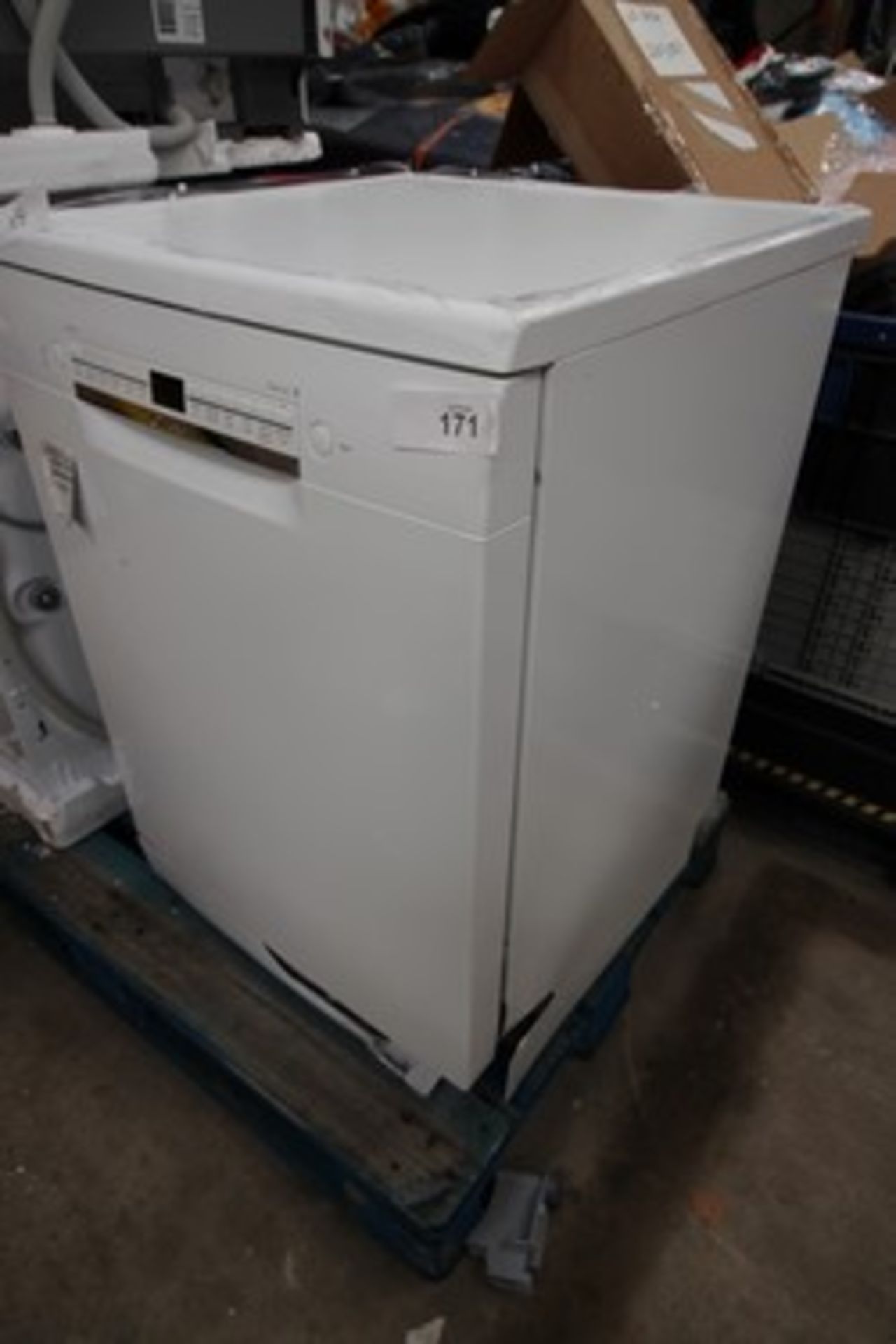 1 x Bosch Serie 2 dishwasher, Model SMS2HVW66G, missing front right foot and dented side panel - New