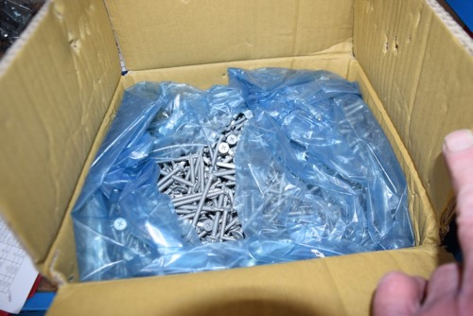 1 box of KW00006902, TBF 4.8 x 66 self tapping screw nails bulk, 2000 pieces approximately - New ( - Image 3 of 3