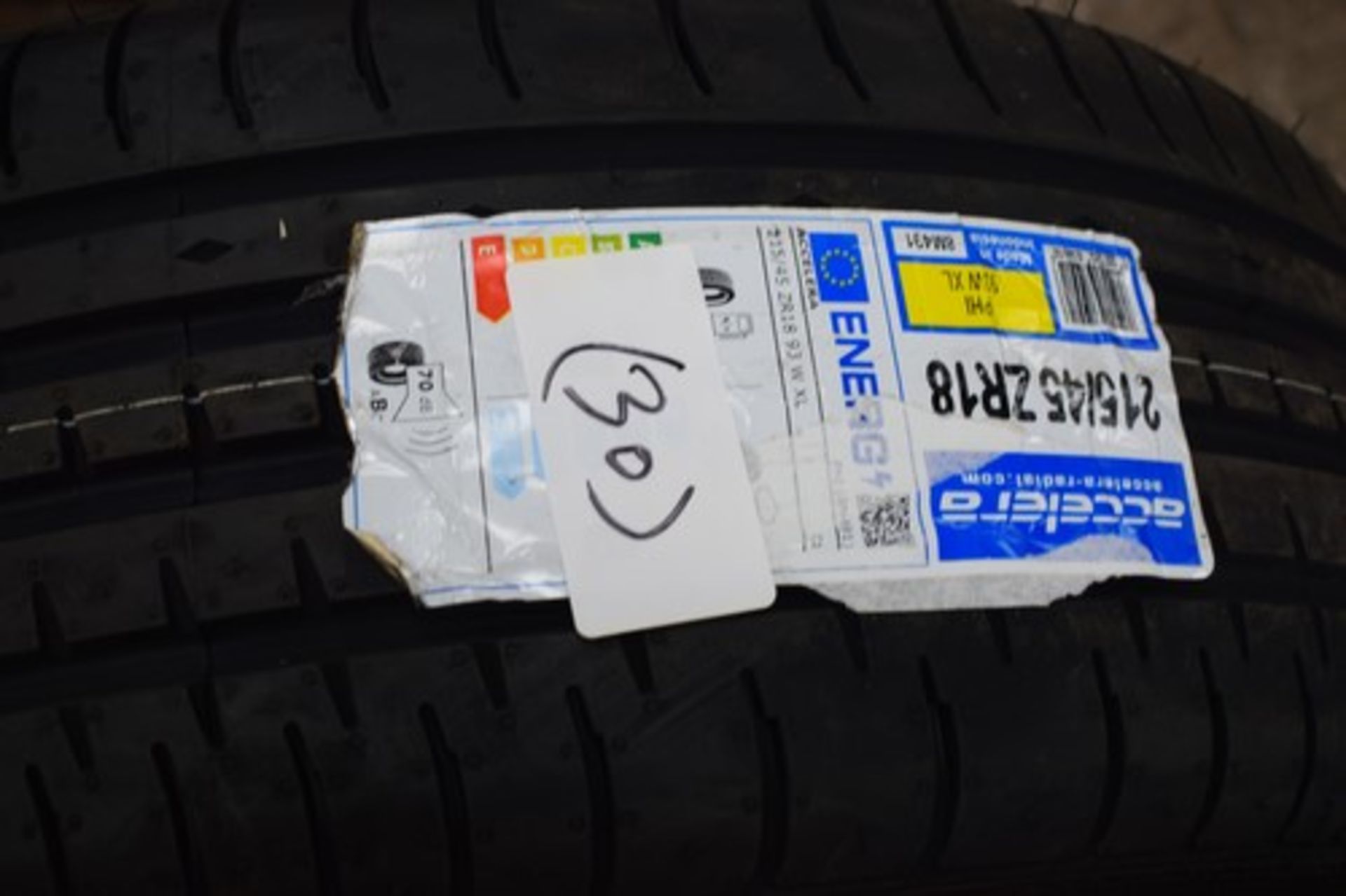1 x Accelera PHI tyre, size 215/45ZR18 93 W XL - new with label (C3)(30)