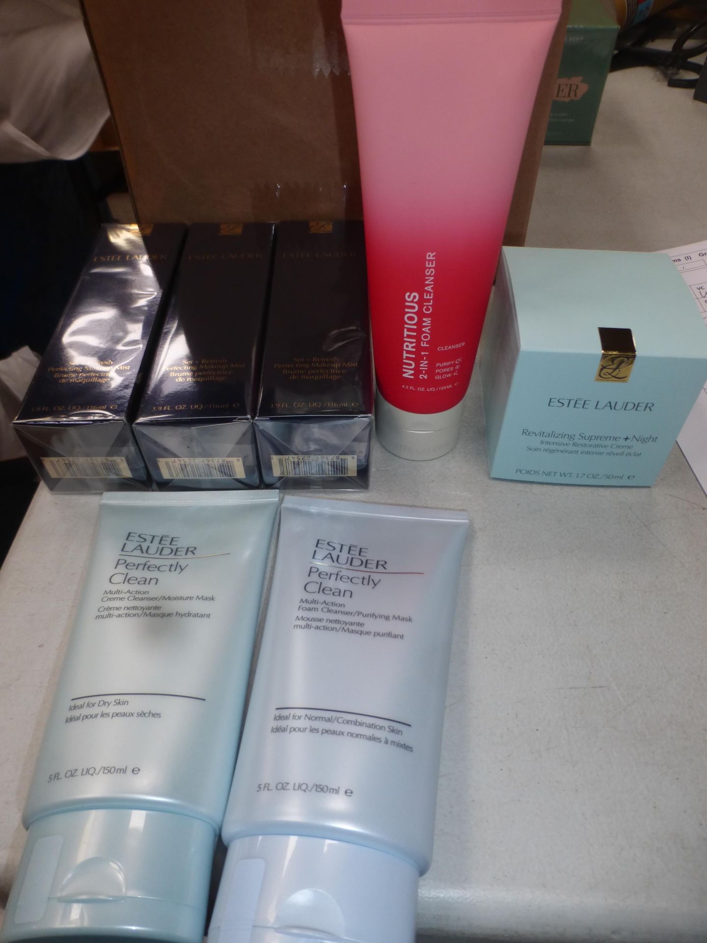 11 x items of Estee Lauder including 50ml jar revitalising supreme+ night, 2 x 150ml moisture masks,