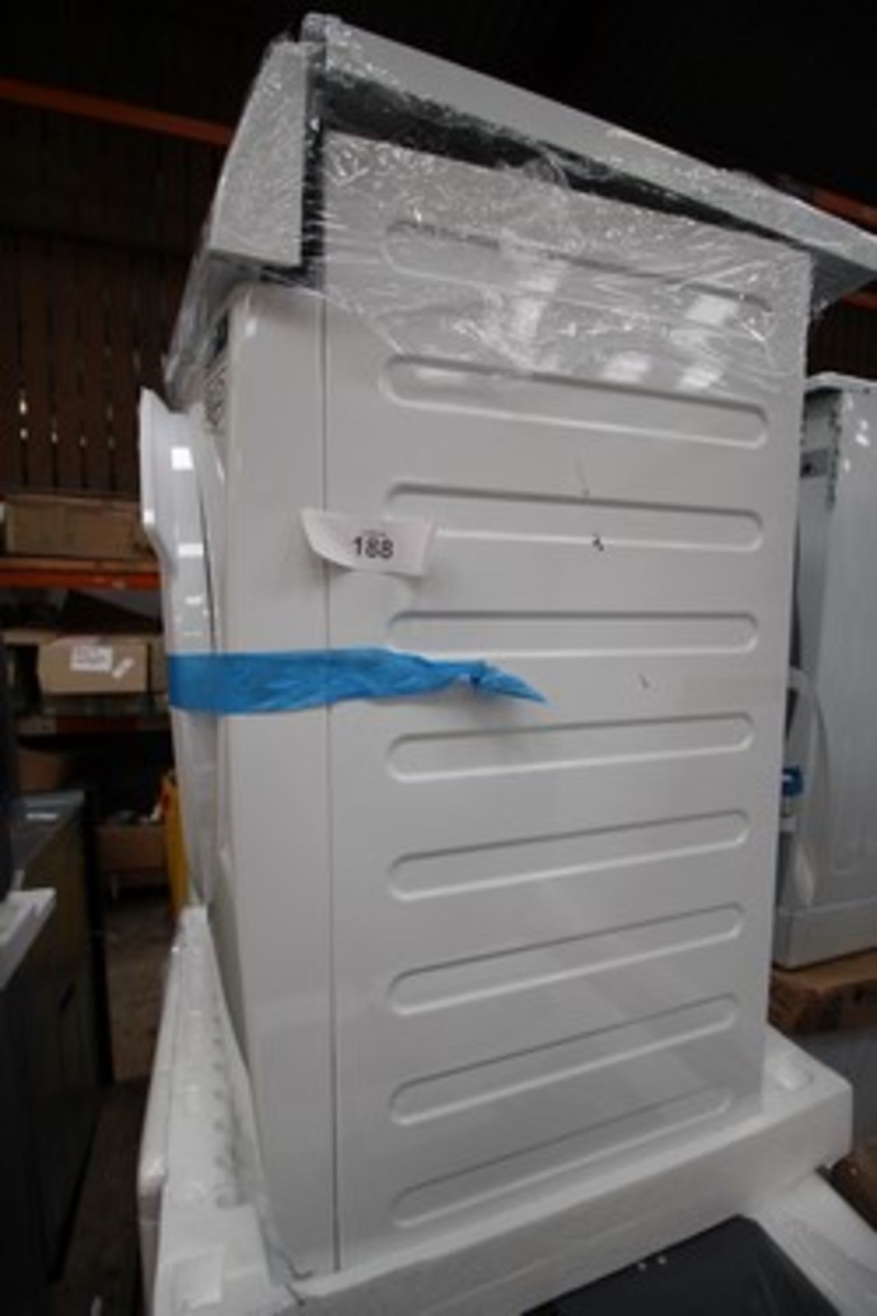1 x AEG 8kg washing machine, Model 914913125, loose top panel, damaged control panel and dented - Image 3 of 3