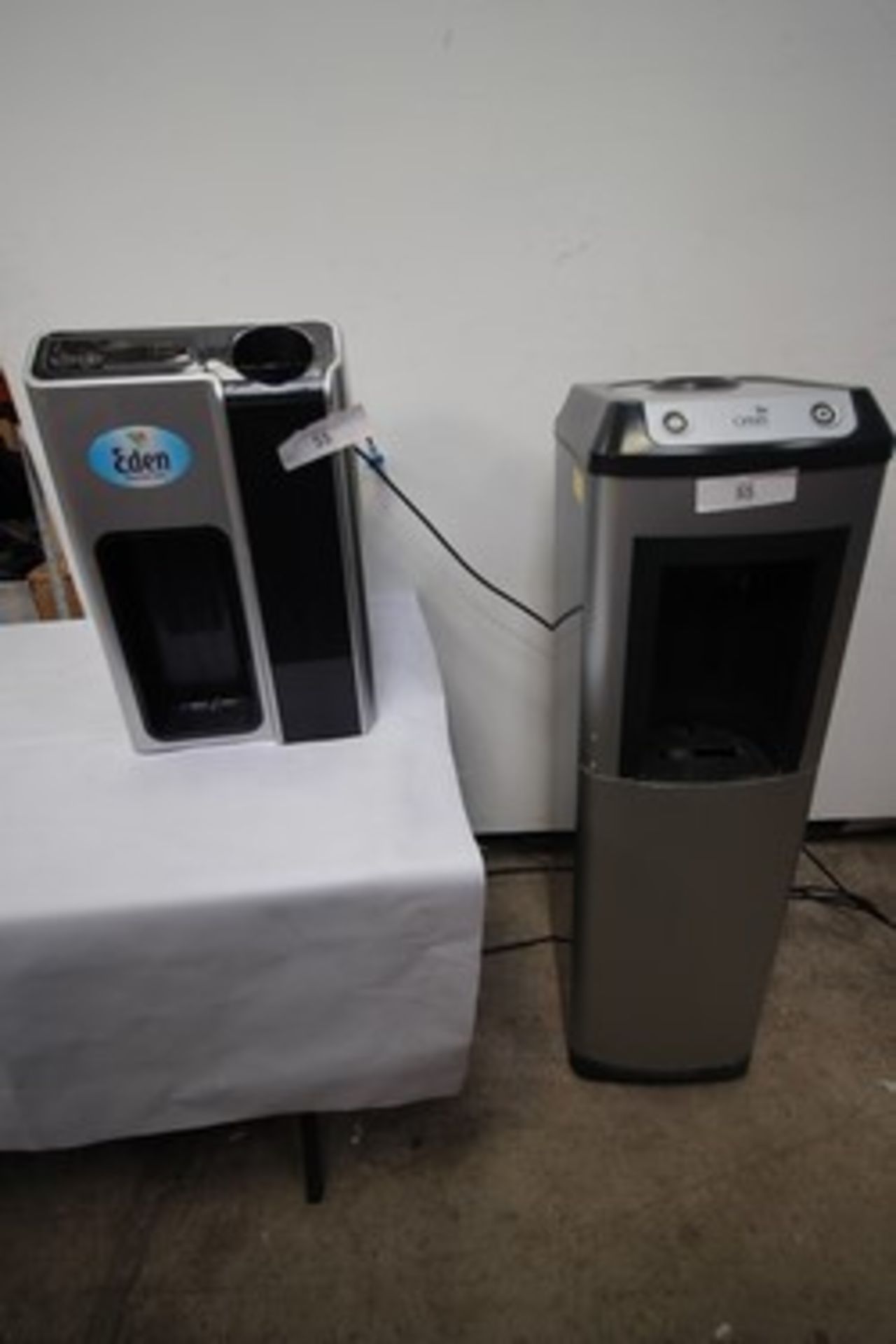 1 x Oasis water cooler, together with 1 x Borg Overstrom water cooler, both power on ok, not tested,