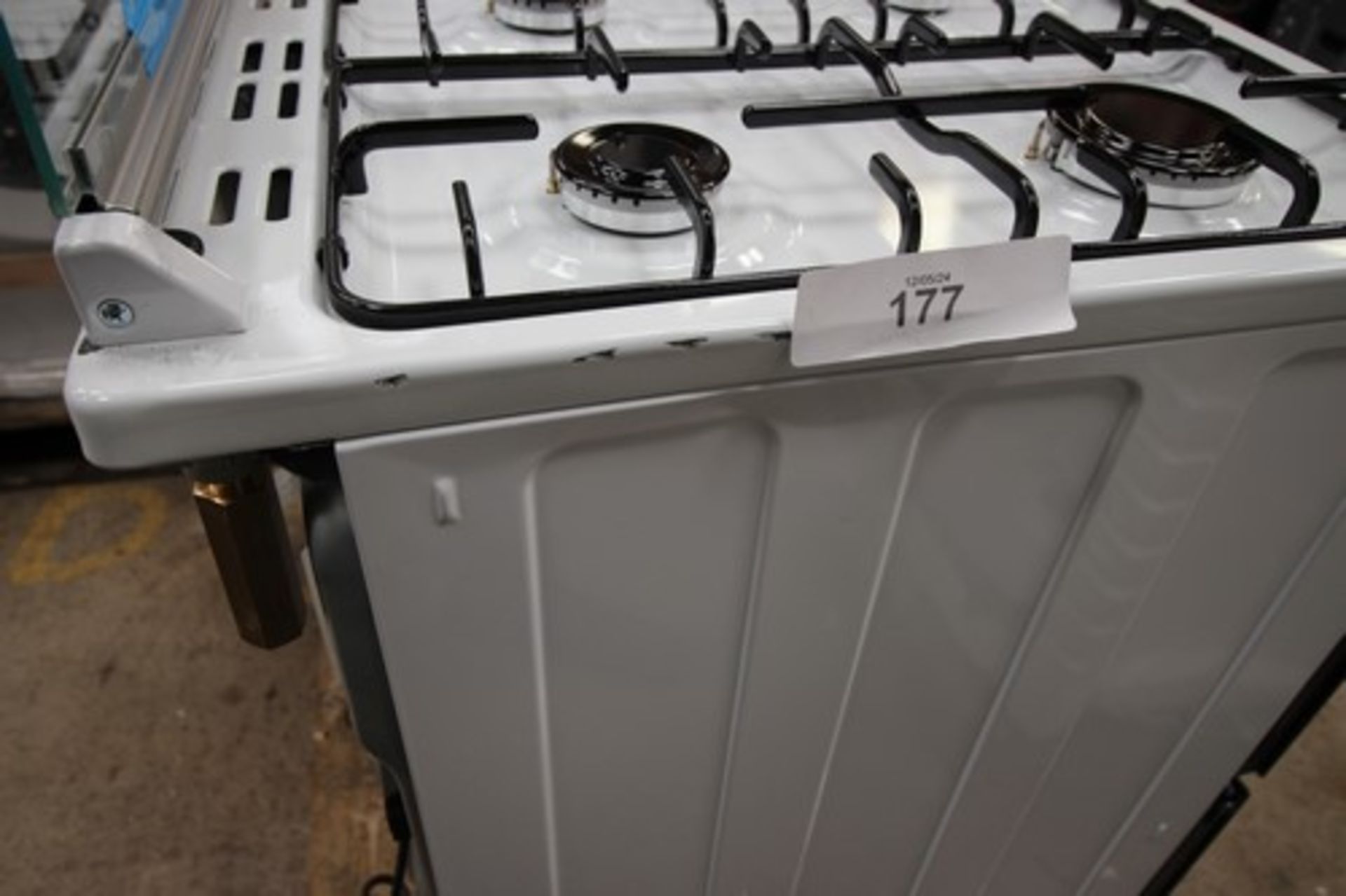 1 x Beko gas double oven and hob, Model EDG507W, dented top panel (RHS), dented and scratched heat - Image 3 of 4