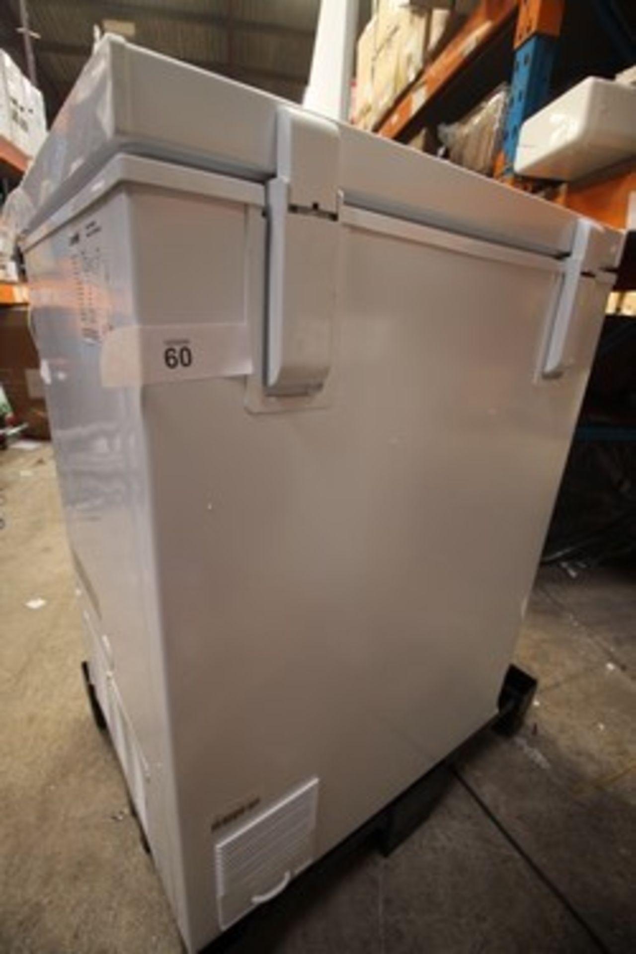 1 x Comfee chest freezer, Model 483RCC143WH, split inside edge of door, dented to front corner and - Image 4 of 4