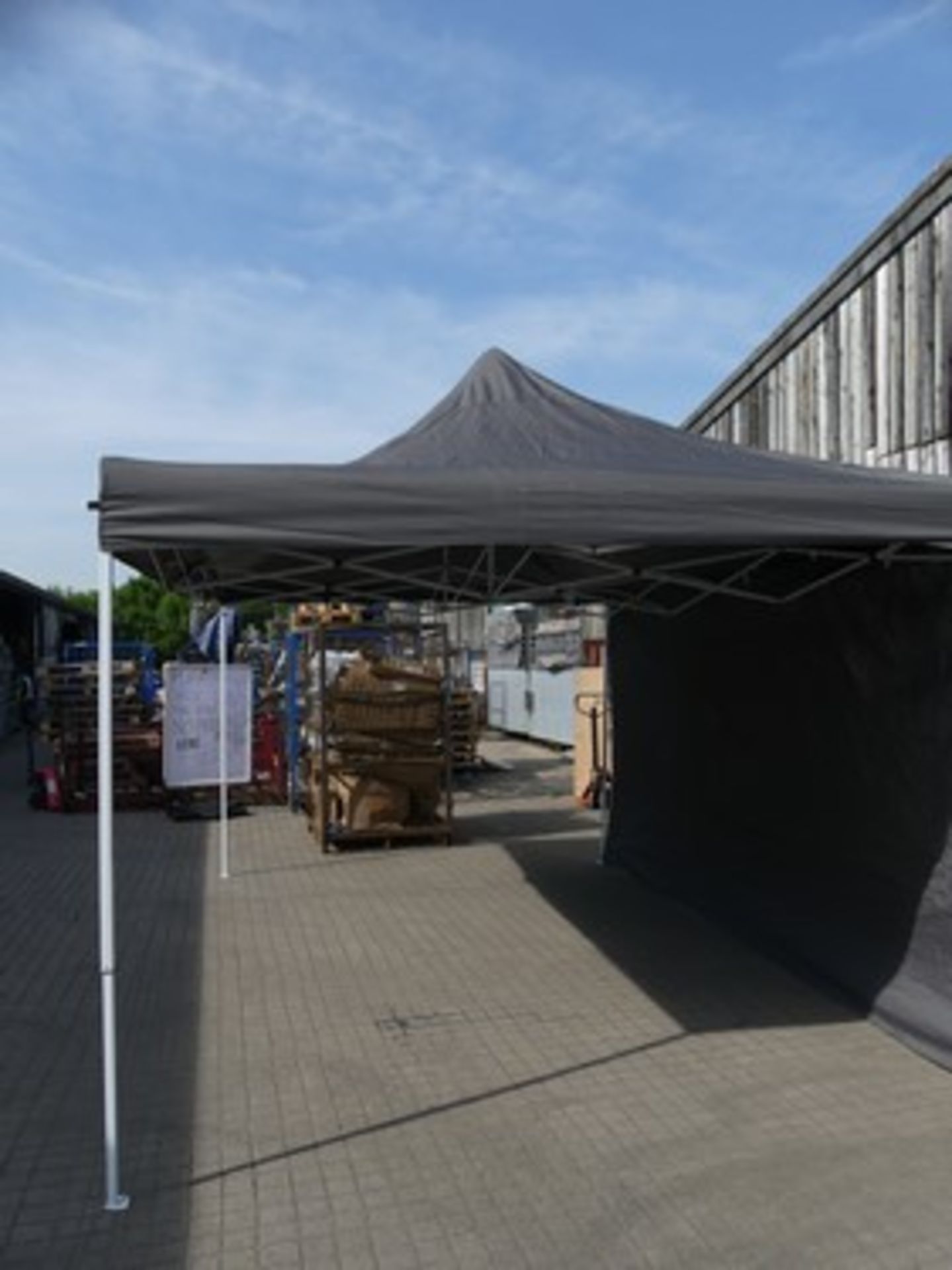 2 x Toolport gazebo's, 1 x blue, 3 x 3m with 2 sides, 1 x grey, 3 x 4m with one side, in tatty carr - Image 5 of 7