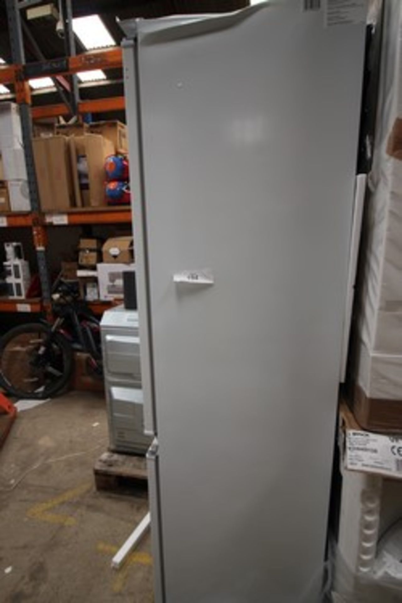 1 x Hisense built in fridge freezer, Model RIB312F4AWE, dented top right corner - New (eBay 10) - Image 4 of 5