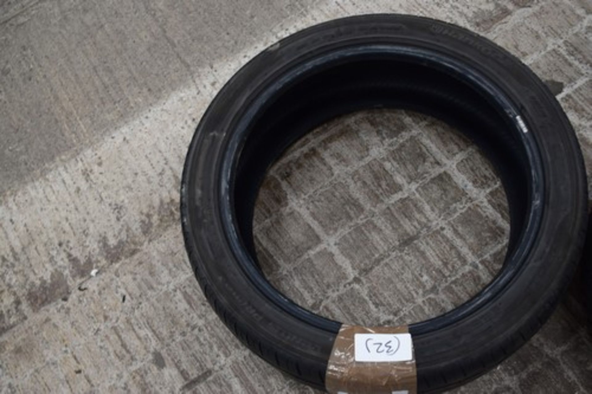 1 x Hankook Ventus Prime 3 tyre, size 215/45R18 89V - new (C3)(32)