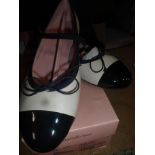 1 x pair of Moda in Pelle, 'Nicole' ballerina pumps, size UK6 - new in box (E8B)