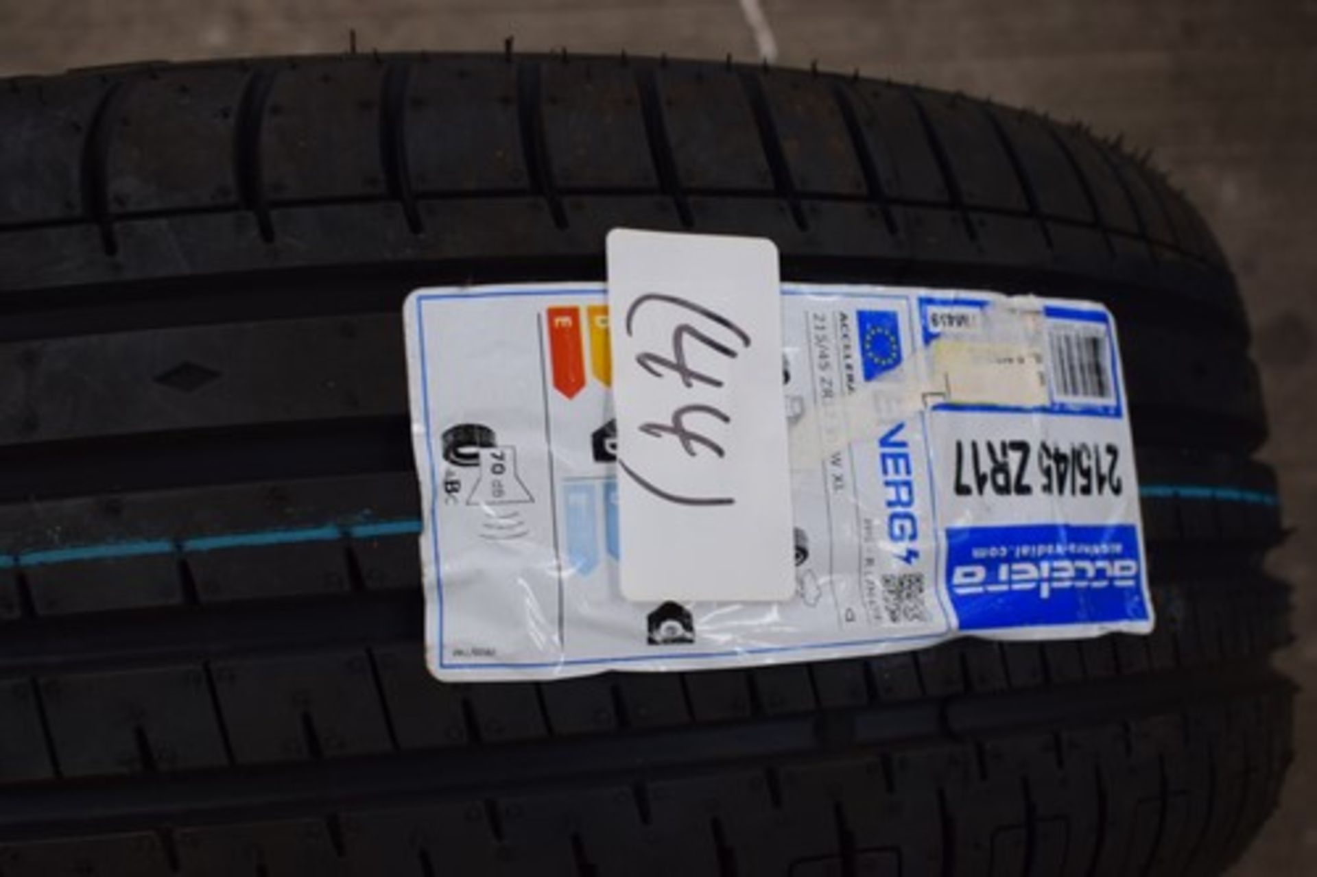 1 x Accelera PHI-R tyre, size 215/45ZR17 91W XL - new with label (C4)(44)