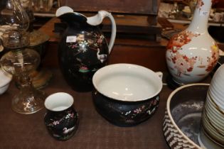 A Victorian wash jug, chamber pot and toothbrush h