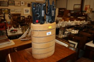 T & G Woodware knife block and contents of Burman