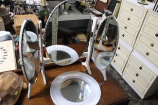 A triptych mirror AF and a circular mirror