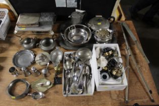 A collection of metal ware to include pewter tea w