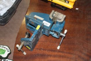A lockjaw bench mounting vice