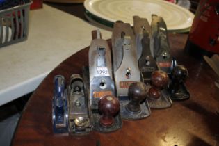 Four various record planes and two others