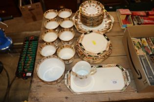 A quantity of Roslyn gilt decorated teaware etc