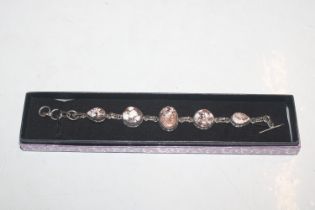 A 925 silver and agate bracelet