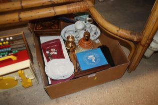 A box containing various sundry items to include i